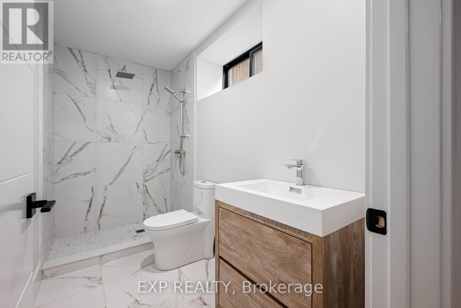 14 Walsh Avenue, Toronto, Ontario  M9M 1B6 - Photo 43 - W12567628