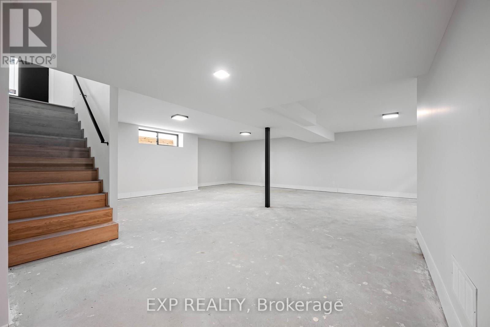 14 Walsh Avenue, Toronto, Ontario  M9M 1B6 - Photo 44 - W12567628