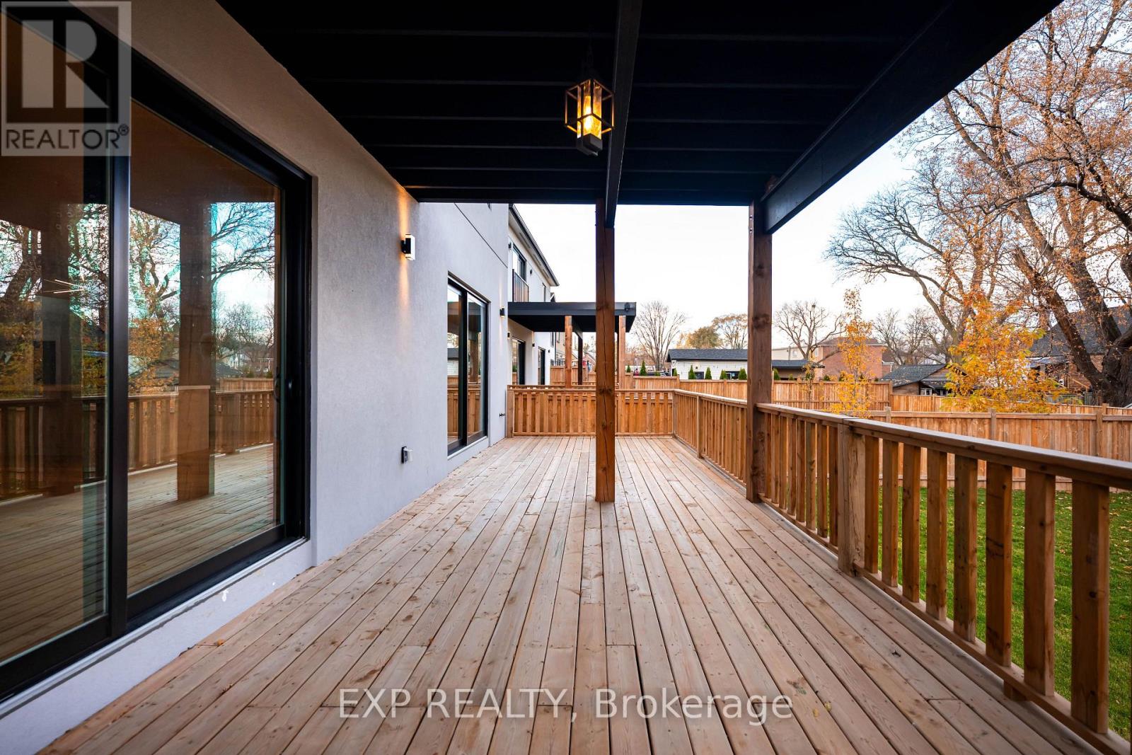 14 Walsh Avenue, Toronto, Ontario  M9M 1B6 - Photo 46 - W12567628