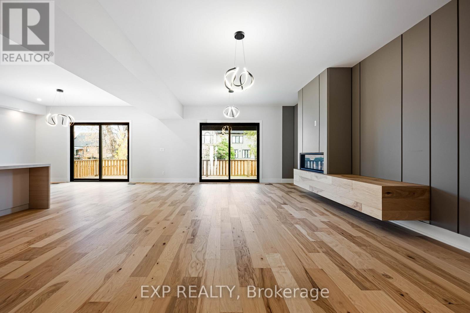 14 Walsh Avenue, Toronto, Ontario  M9M 1B6 - Photo 9 - W12567628