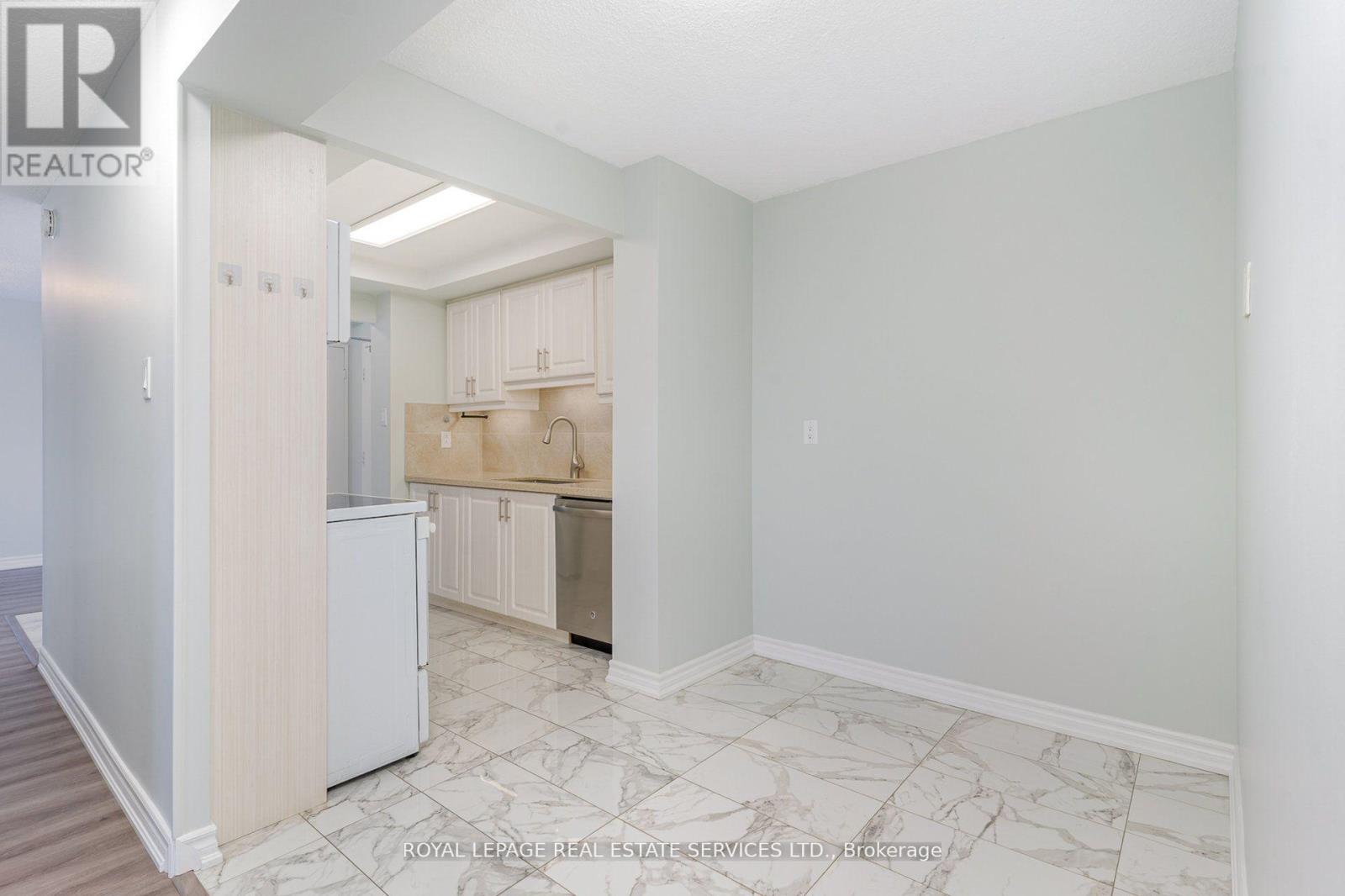 2905 - 3100 Kirwin Avenue, Mississauga, Ontario  L5A 3S6 - Photo 13 - W12567630