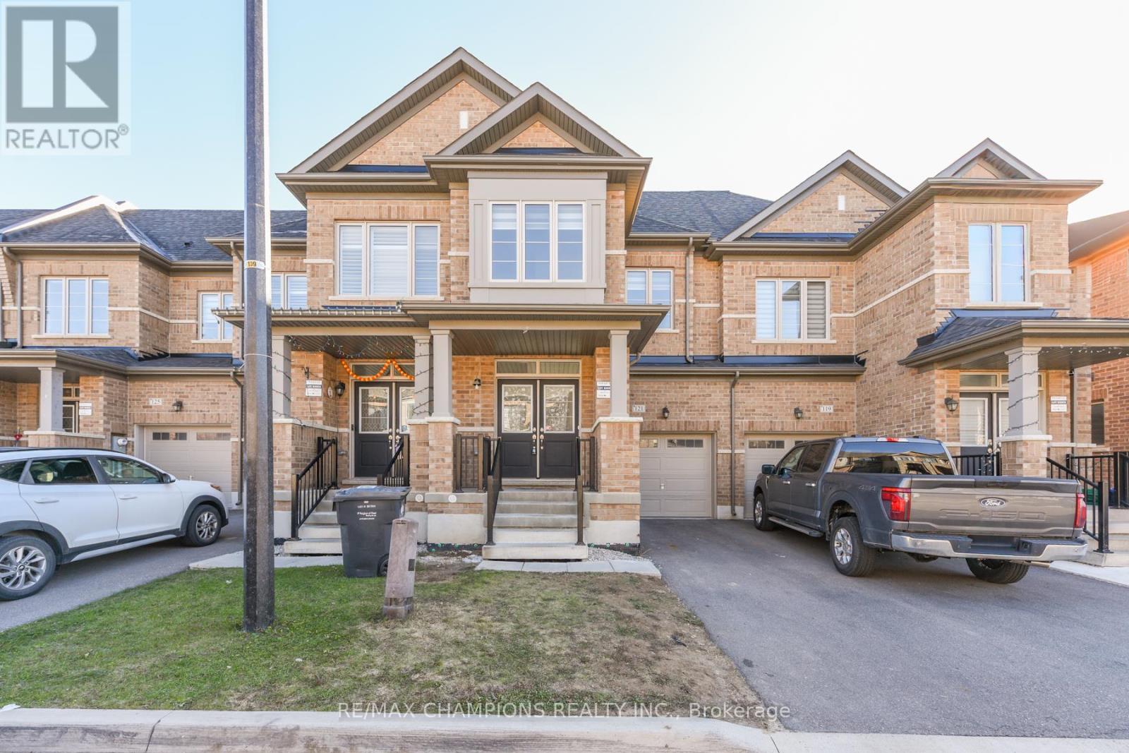 121 ADVENTURA ROAD, Brampton, Ontario
