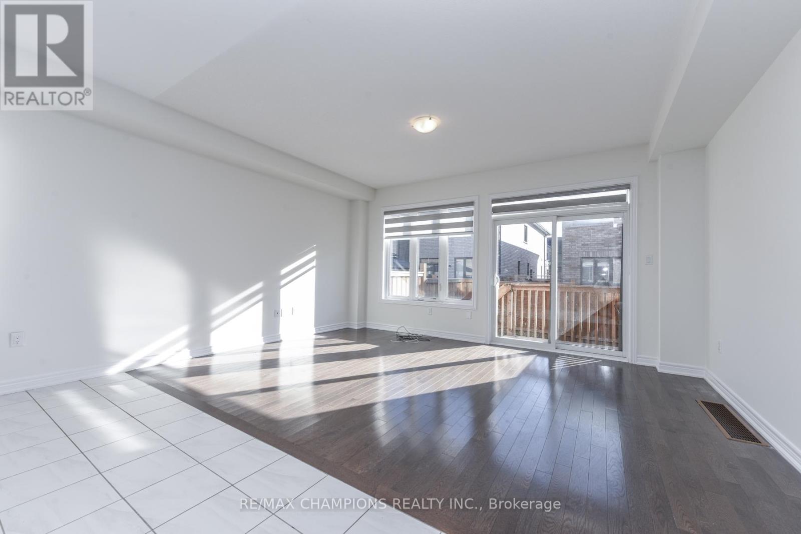 121 Adventura Road, Brampton, Ontario  L7A 0B7 - Photo 10 - W12567634