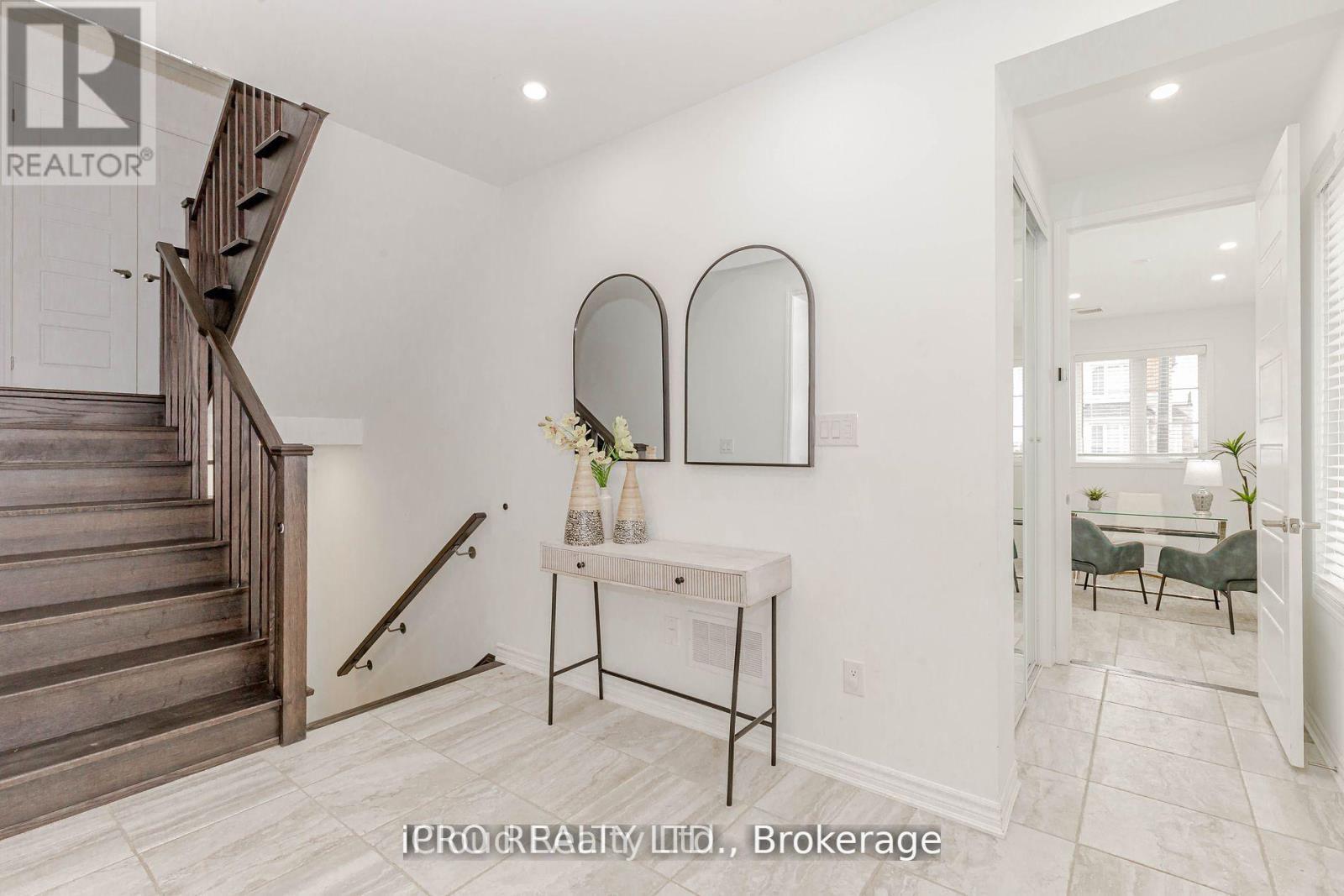 396 Boyd Lane, Milton, Ontario  L9T 2Z5 - Photo 5 - W12567668