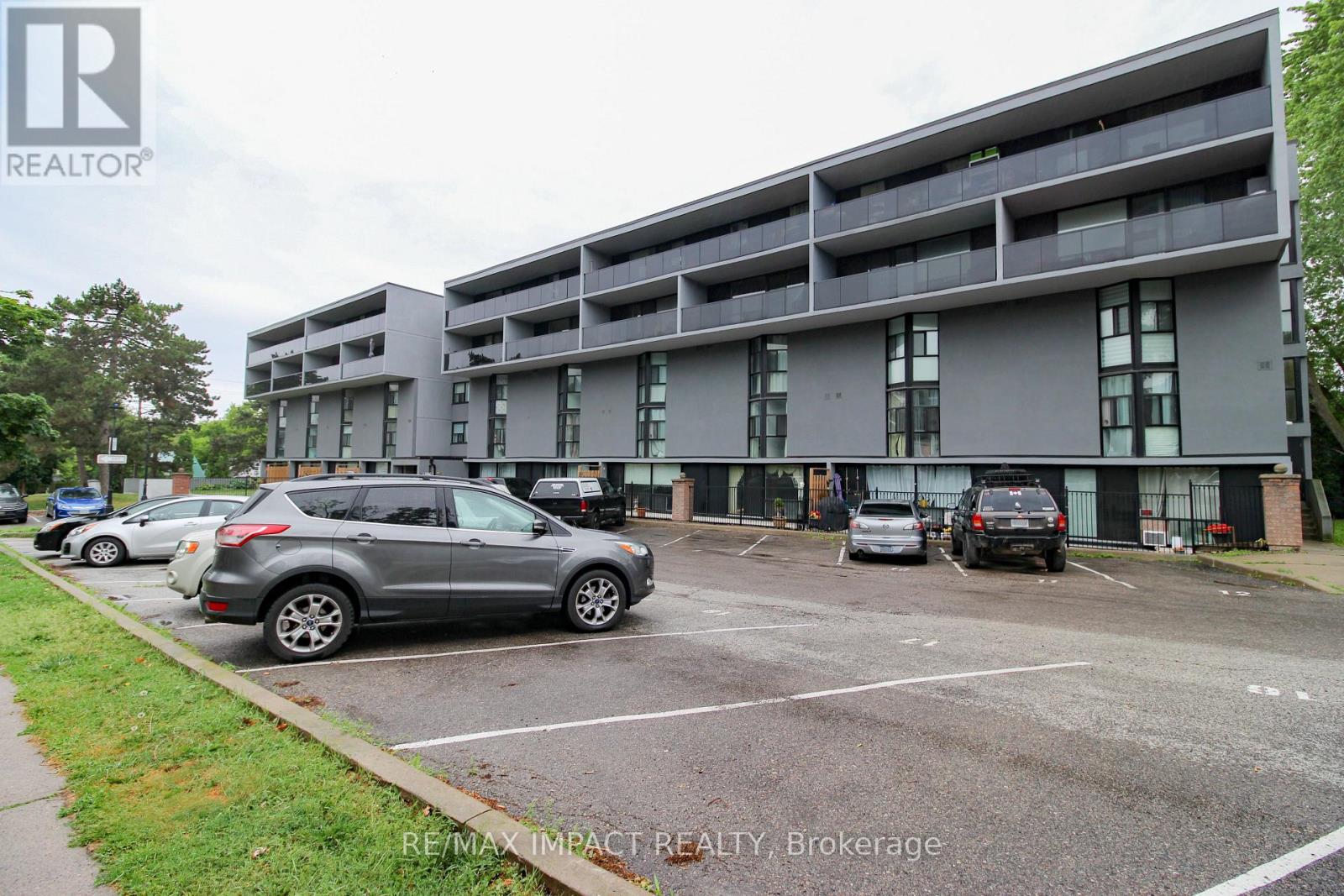 112 - 454 Centre Street S, Oshawa, Ontario  L1H 4C2 - Photo 2 - E12567744