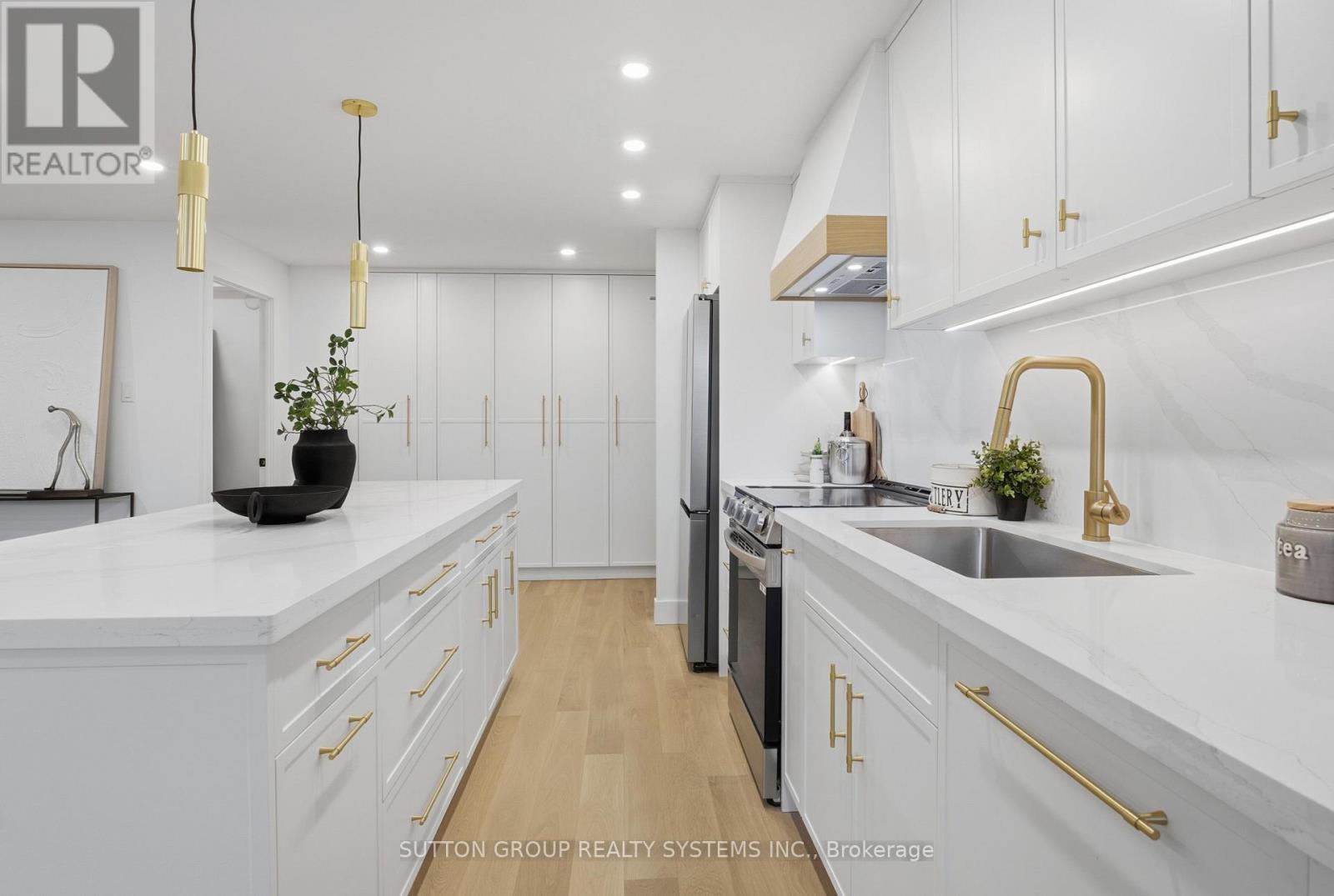 904 - 65 Southport Street, Toronto, Ontario  M6S 3N6 - Photo 8 - W12494422