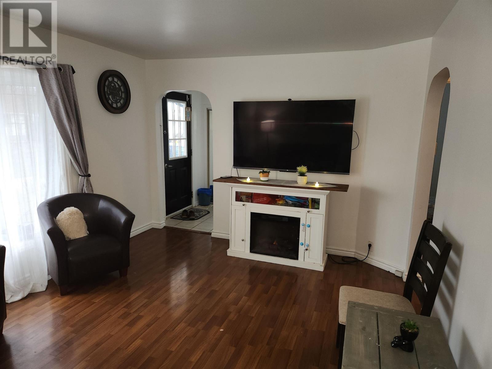 212 Kenogami Ave S, Thunder Bay, Ontario  P7B 4S3 - Photo 2 - TB253451