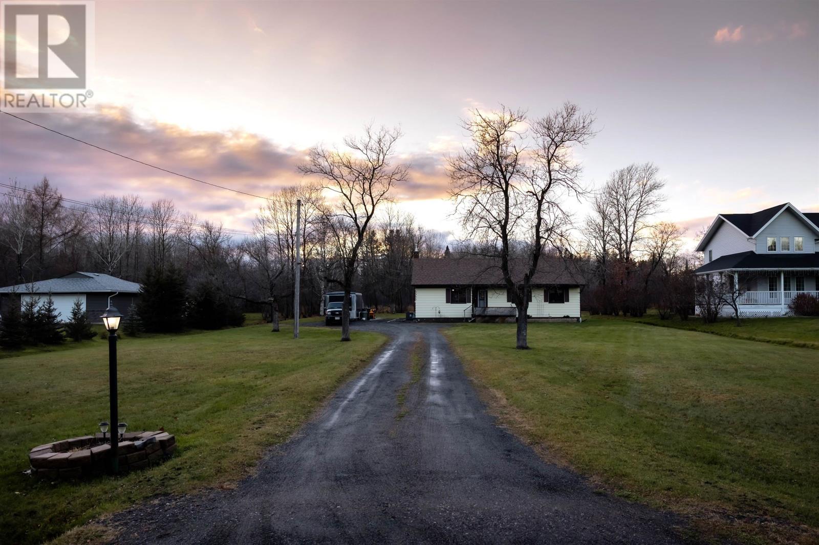 3209 Feaver Rd, Thunder Bay, Ontario  P7J 1B1 - Photo 2 - TB253527