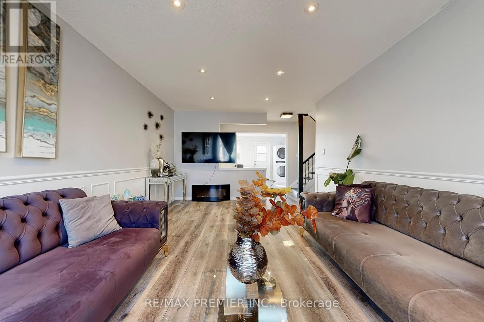 888 Krosno Boulevard, Pickering, Ontario  L1W 1H4 - Photo 8 - E12566964