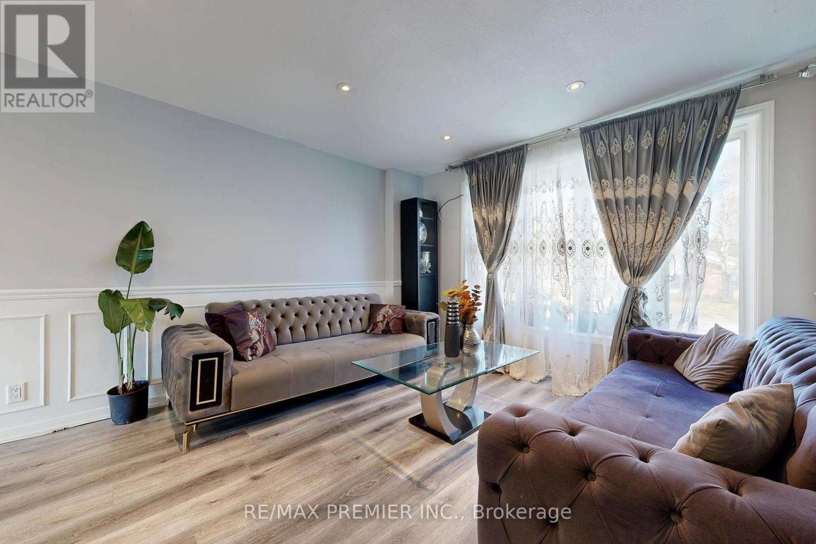 888 Krosno Boulevard, Pickering, Ontario  L1W 1H4 - Photo 6 - E12566964