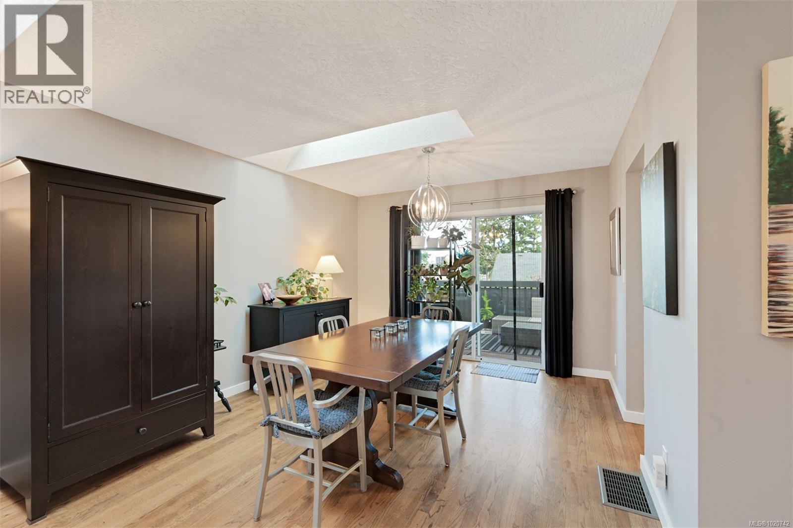 2211 Forbes St, Victoria, British Columbia  V8R 4B5 - Photo 10 - 1020742