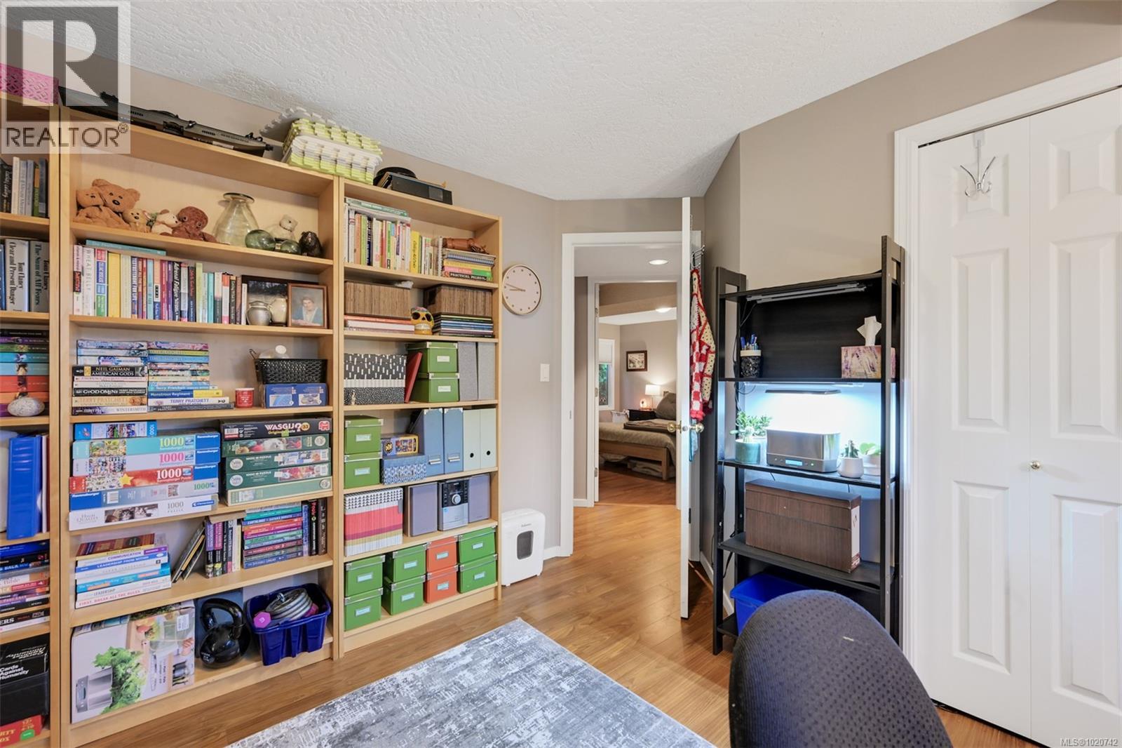 2211 Forbes St, Victoria, British Columbia  V8R 4B5 - Photo 34 - 1020742