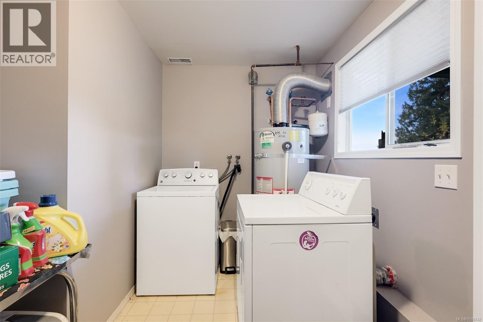 2211 Forbes St, Victoria, British Columbia  V8R 4B5 - Photo 37 - 1020742