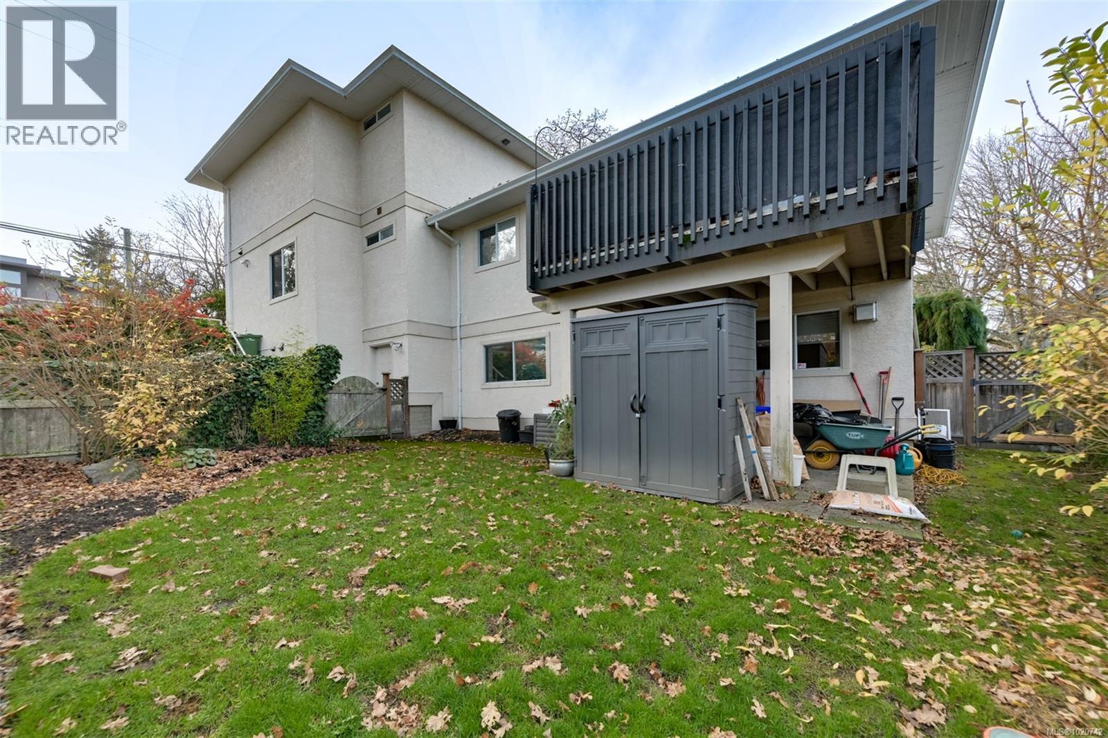 2211 Forbes St, Victoria, British Columbia  V8R 4B5 - Photo 42 - 1020742