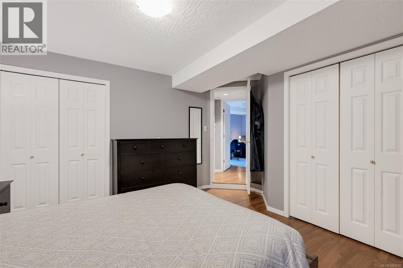 2211 Forbes St, Victoria, British Columbia  V8R 4B5 - Photo 30 - 1020742