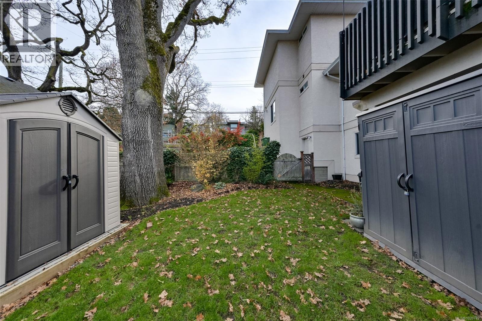 2211 Forbes St, Victoria, British Columbia  V8R 4B5 - Photo 43 - 1020742