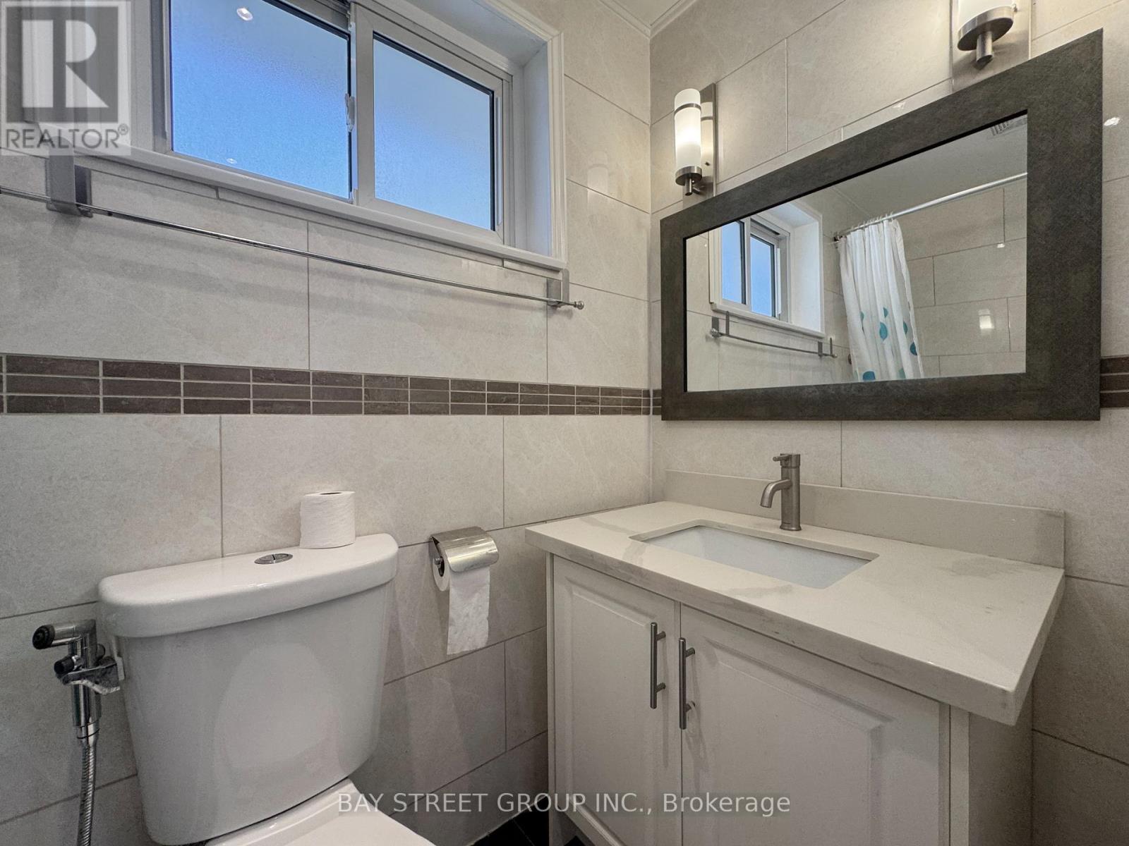 Main Floor #1 - 43 Sherwood Forest Drive, Markham, Ontario  L3P 1P5 - Photo 15 - N12445326