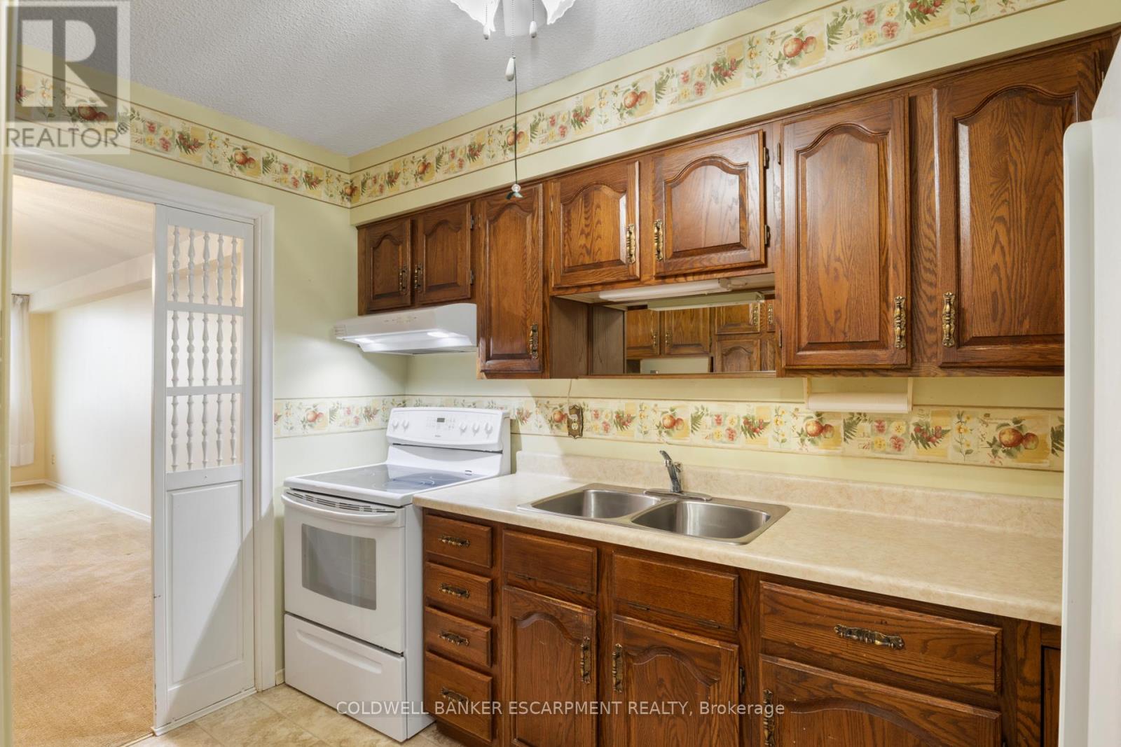 1005 - 81 Millside Drive, Milton, Ontario  L9T 3X4 - Photo 16 - W12473285