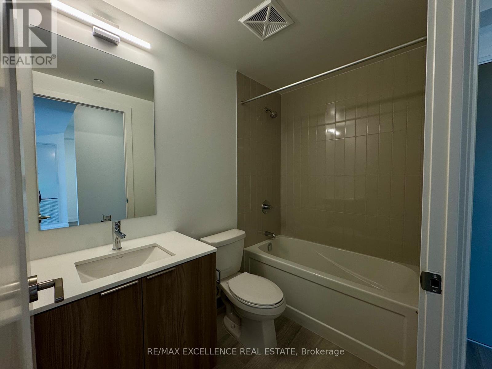 426 - 15 Skyridge Drive, Brampton, Ontario  L6P 4S3 - Photo 4 - W12567440