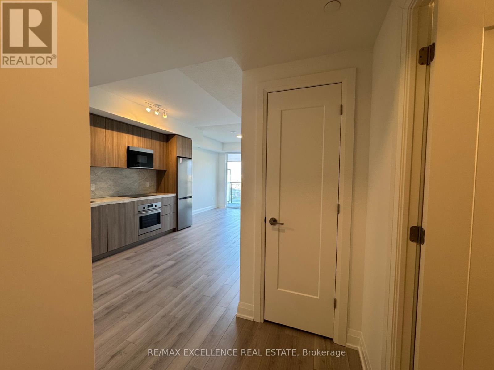 426 - 15 Skyridge Drive, Brampton, Ontario  L6P 4S3 - Photo 3 - W12567440