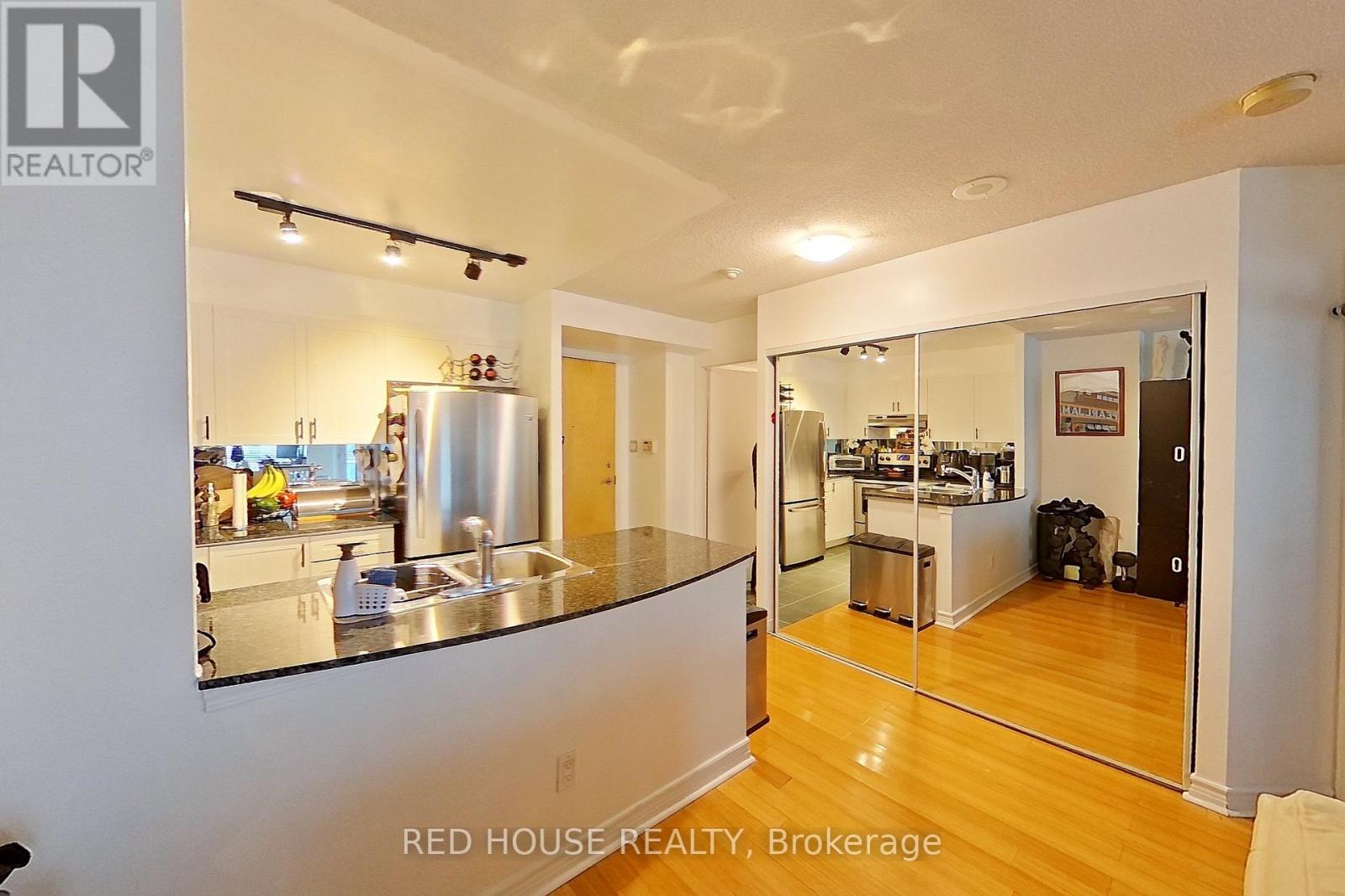 525 - 600 Queens Quay W, Toronto, Ontario  M5V 3M3 - Photo 8 - C12567772