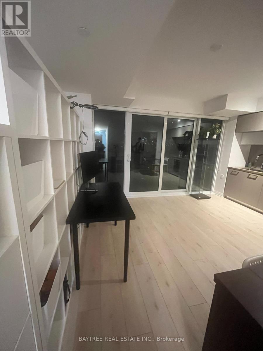 1307 - 99 Foxbar Road, Toronto, Ontario  M4V 0B2 - Photo 6 - C12567786