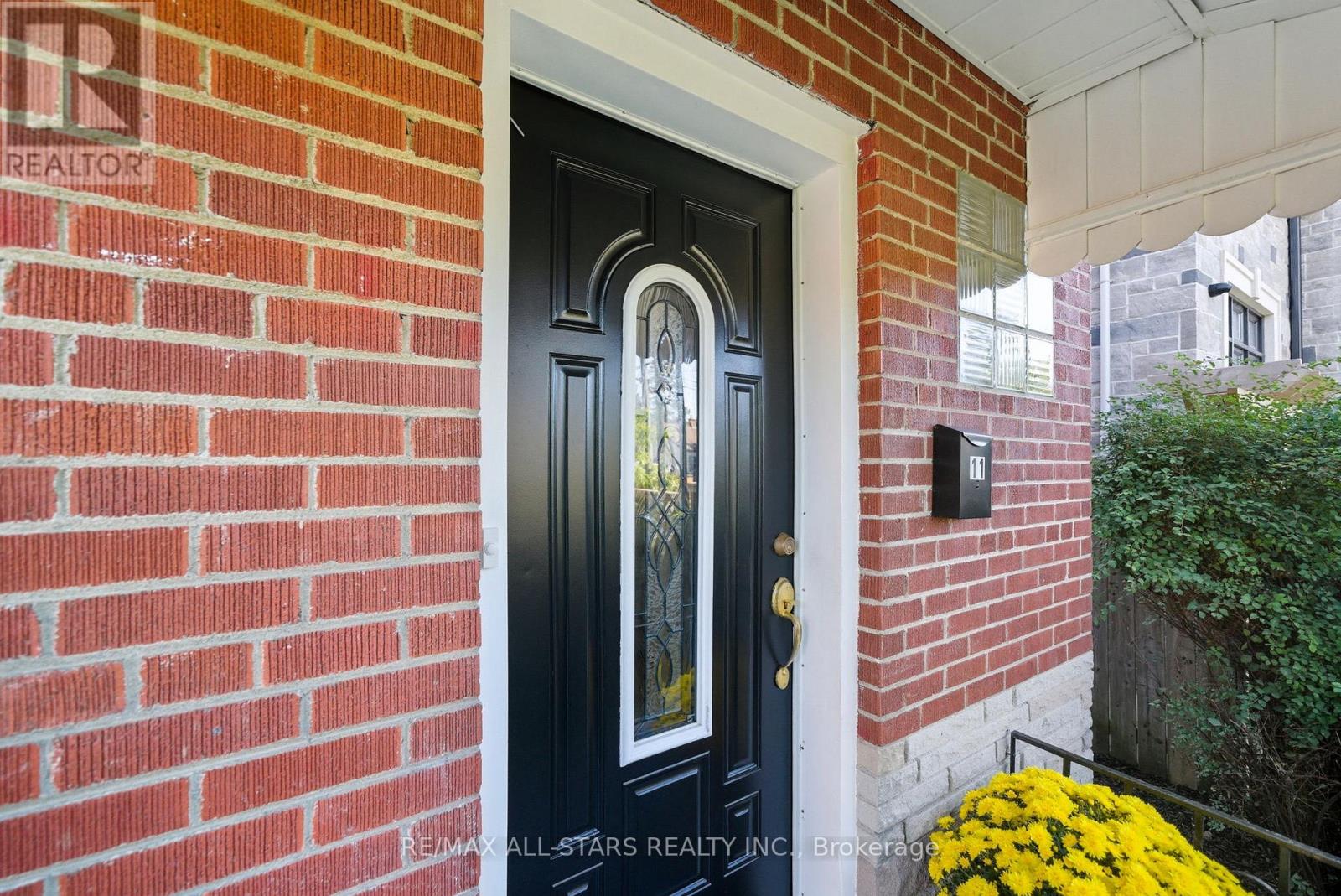 11 Chatterton Boulevard, Toronto, Ontario  M1M 2G3 - Photo 7 - E12567752