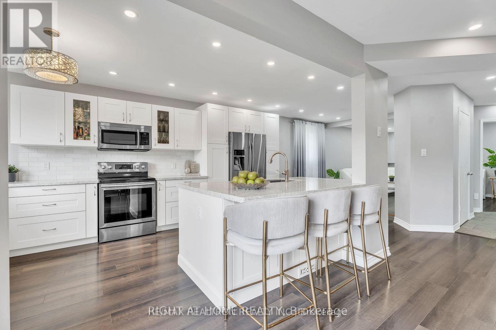 150 SANDRINGHAM DRIVE, Clarington, Ontario