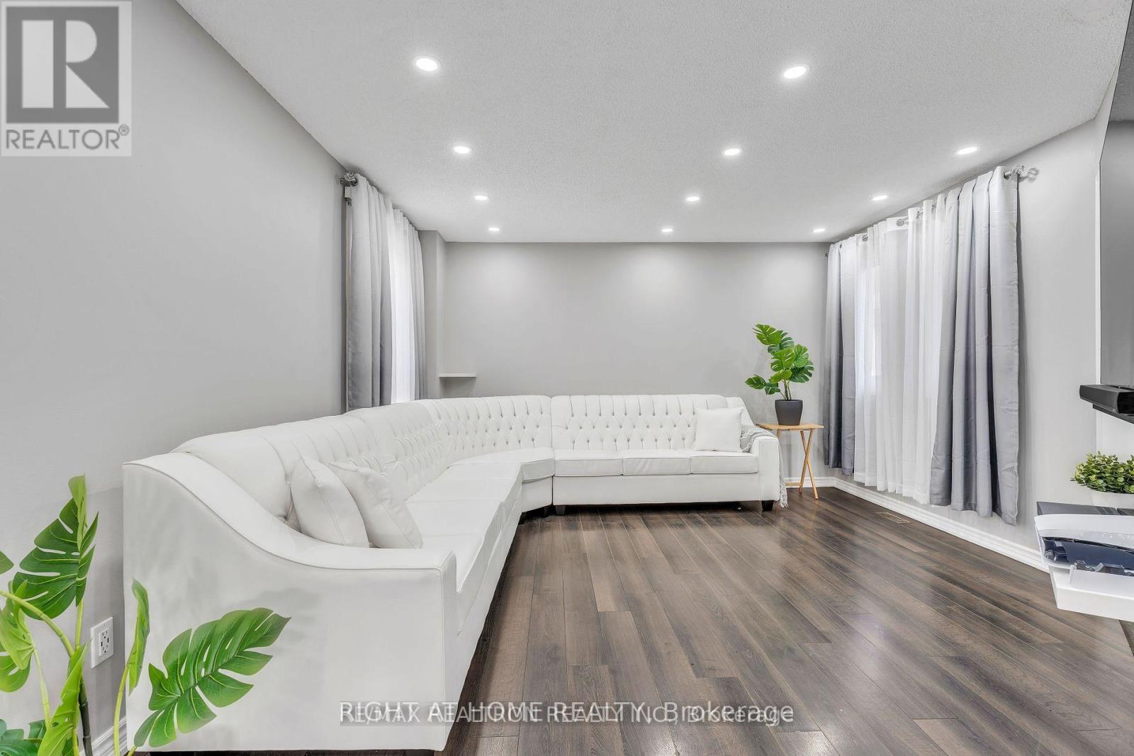 150 Sandringham Drive, Clarington, Ontario  L1E 2G6 - Photo 4 - E12567776