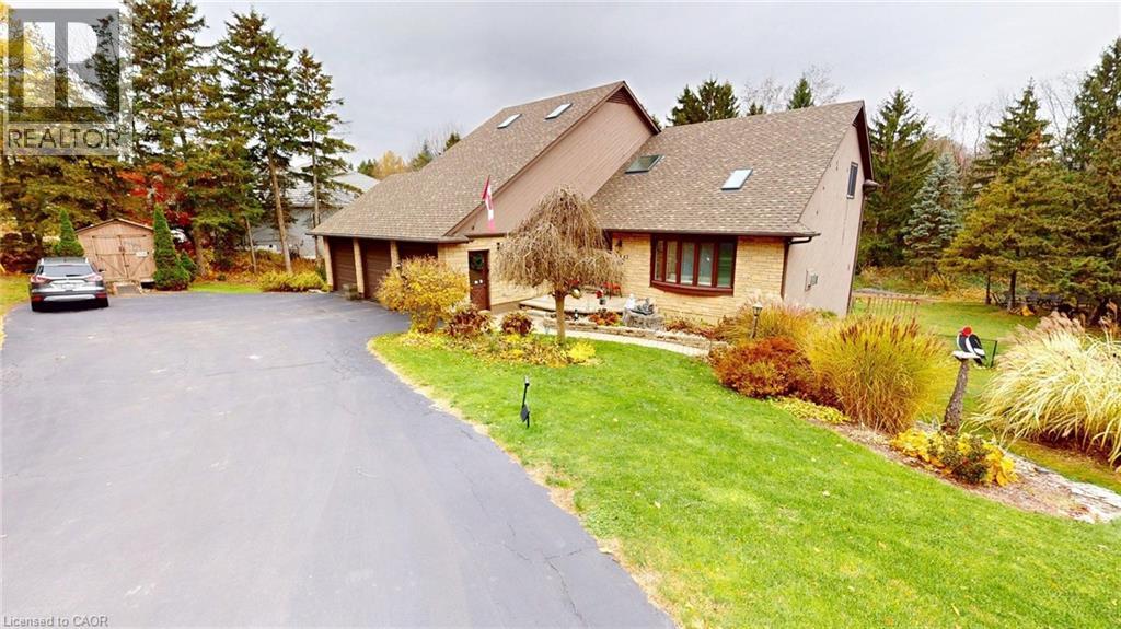 1962 SNAKE Road, Burlington, Ontario