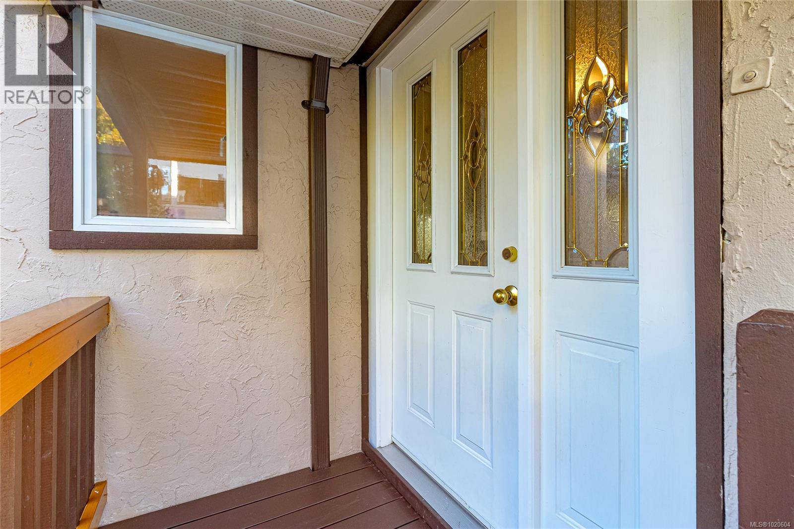 2739 Grosvenor Rd, Victoria, British Columbia  V8T 3M8 - Photo 4 - 1020604