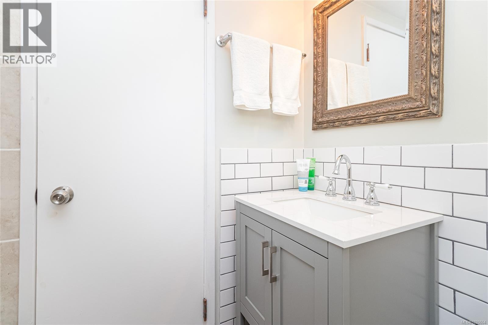 2739 Grosvenor Rd, Victoria, British Columbia  V8T 3M8 - Photo 15 - 1020604