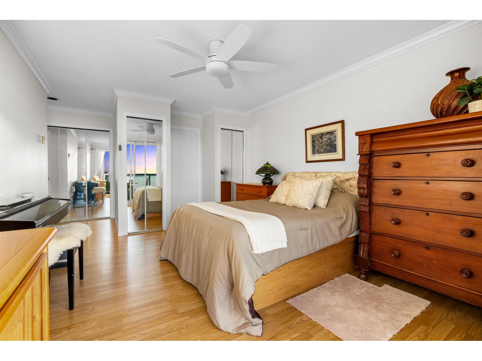 402 15025 Victoria Avenue, White Rock, British Columbia  V4B 1G2 - Photo 13 - R3069335