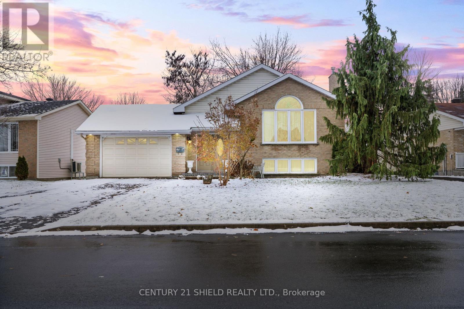 34 WELLINGTON STREET E, Cornwall, Ontario