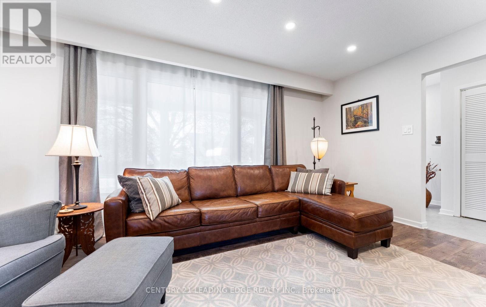 45 Bayview Drive, Barrie, Ontario  L4N 3N8 - Photo 10 - S12545480