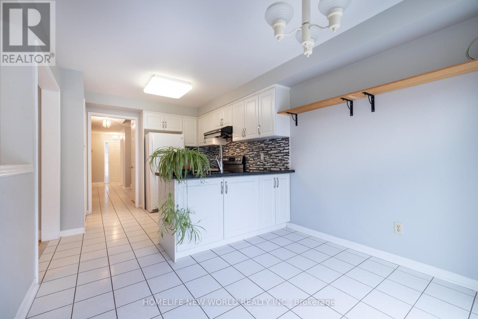 5715 Bell Harbour Drive, Mississauga, Ontario  L5M 5L1 - Photo 11 - W12567718