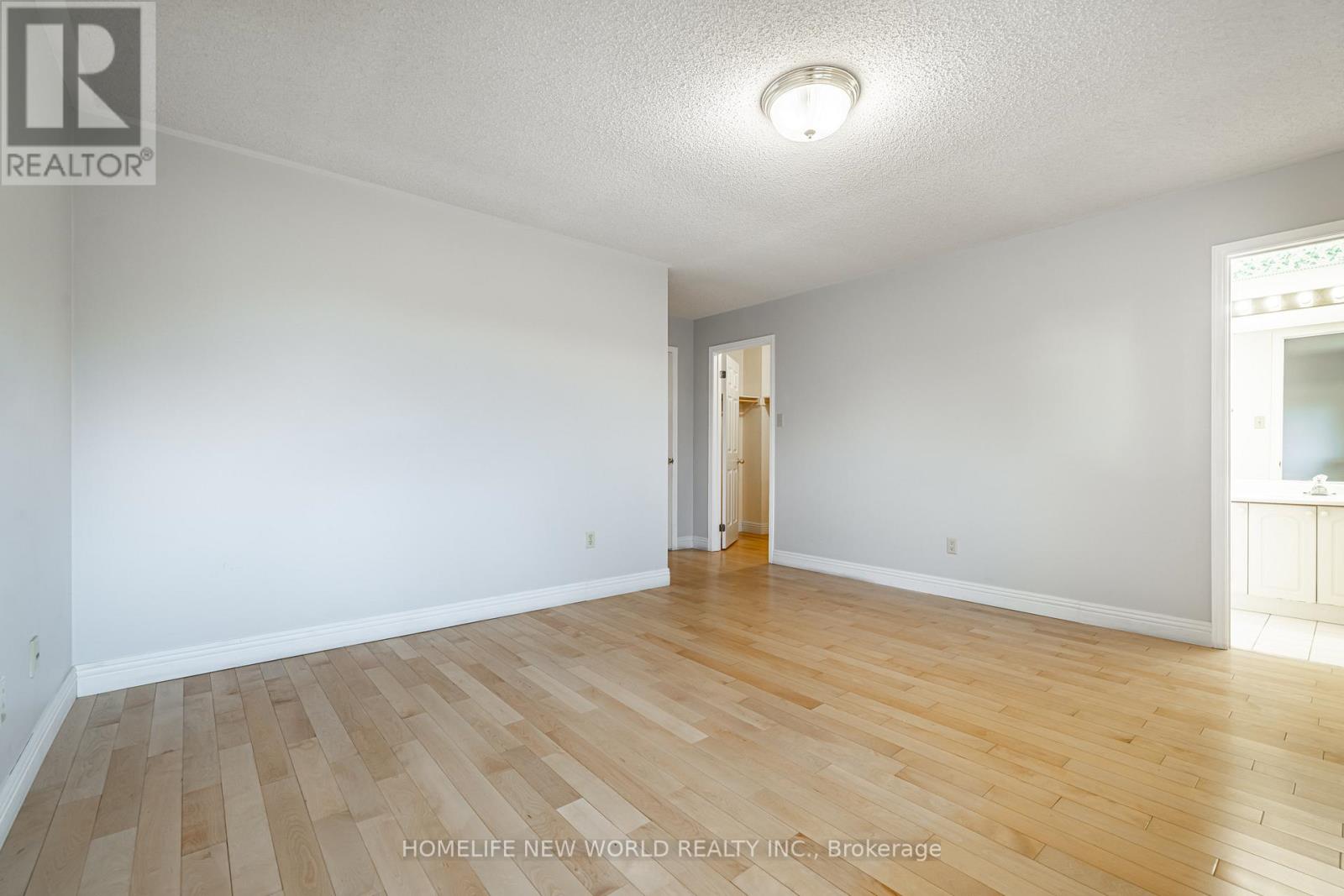 5715 Bell Harbour Drive, Mississauga, Ontario  L5M 5L1 - Photo 16 - W12567718