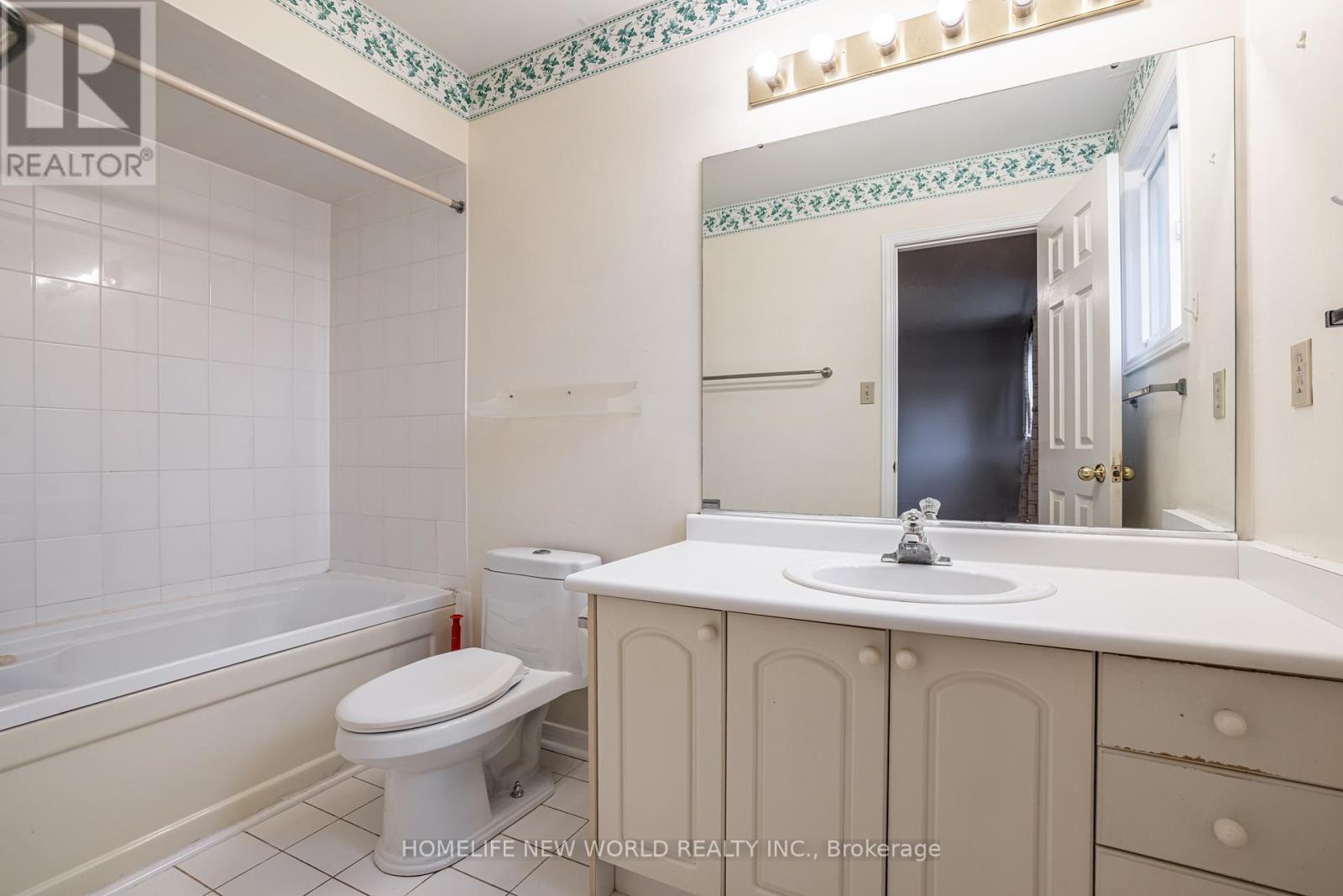 5715 Bell Harbour Drive, Mississauga, Ontario  L5M 5L1 - Photo 17 - W12567718