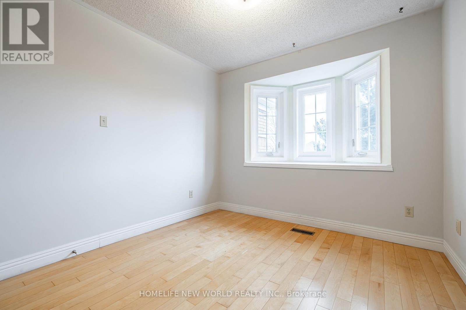 5715 Bell Harbour Drive, Mississauga, Ontario  L5M 5L1 - Photo 18 - W12567718