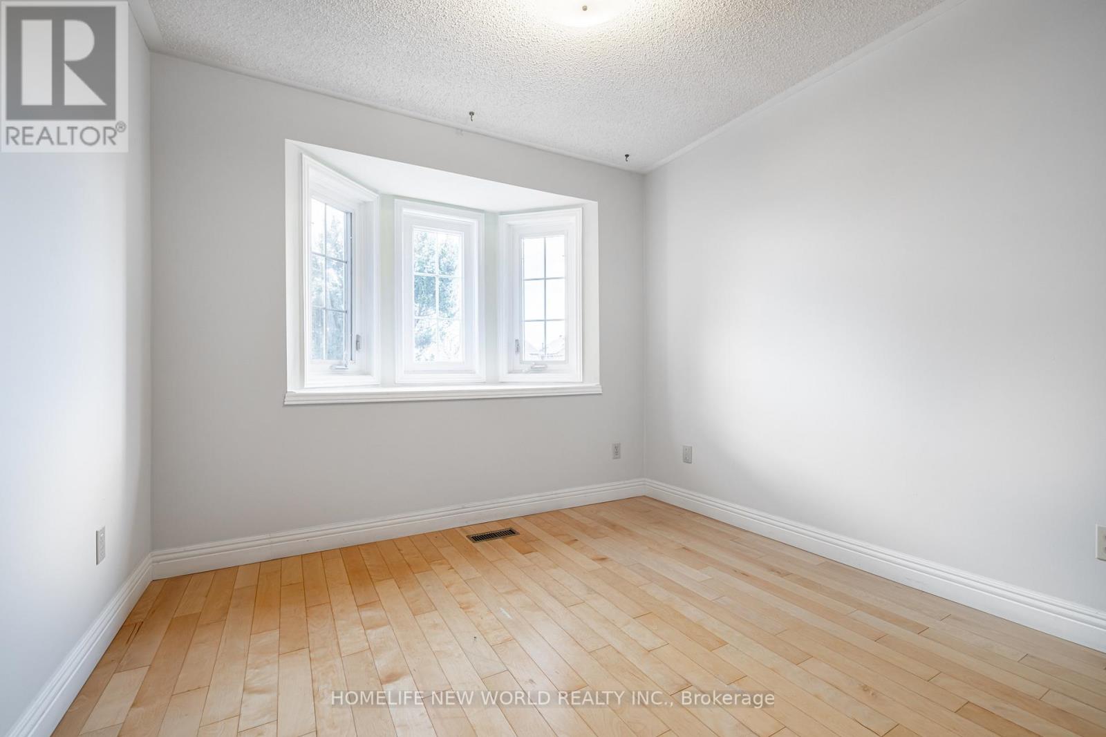 5715 Bell Harbour Drive, Mississauga, Ontario  L5M 5L1 - Photo 19 - W12567718