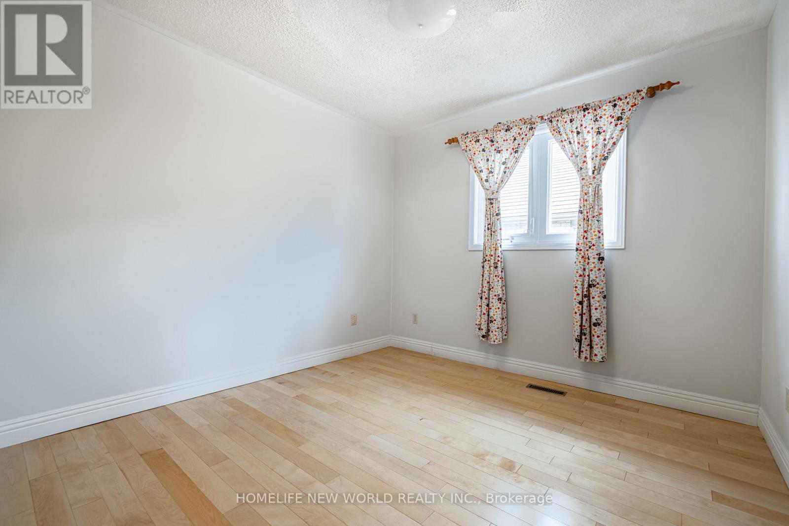 5715 Bell Harbour Drive, Mississauga, Ontario  L5M 5L1 - Photo 20 - W12567718