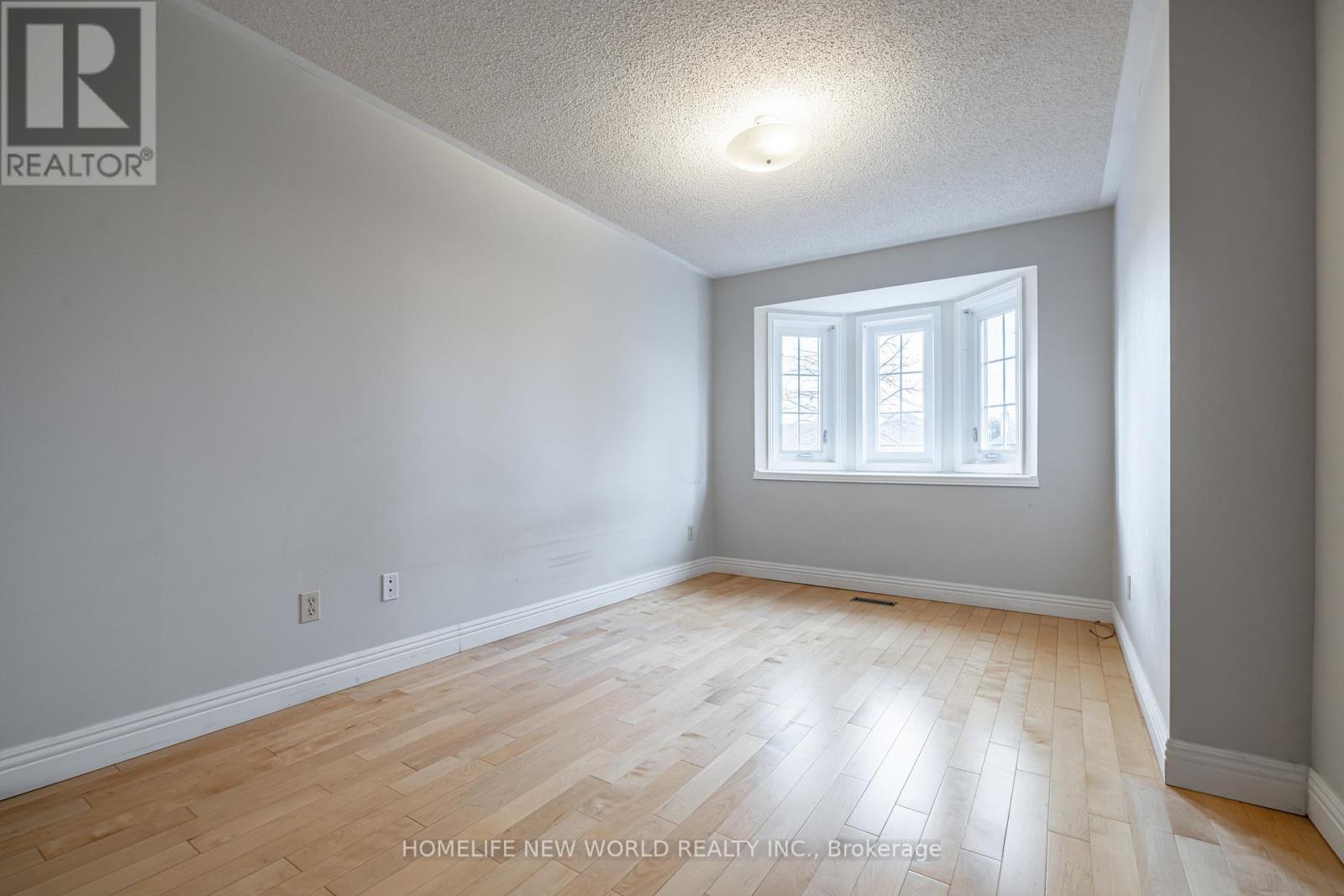 5715 Bell Harbour Drive, Mississauga, Ontario  L5M 5L1 - Photo 21 - W12567718
