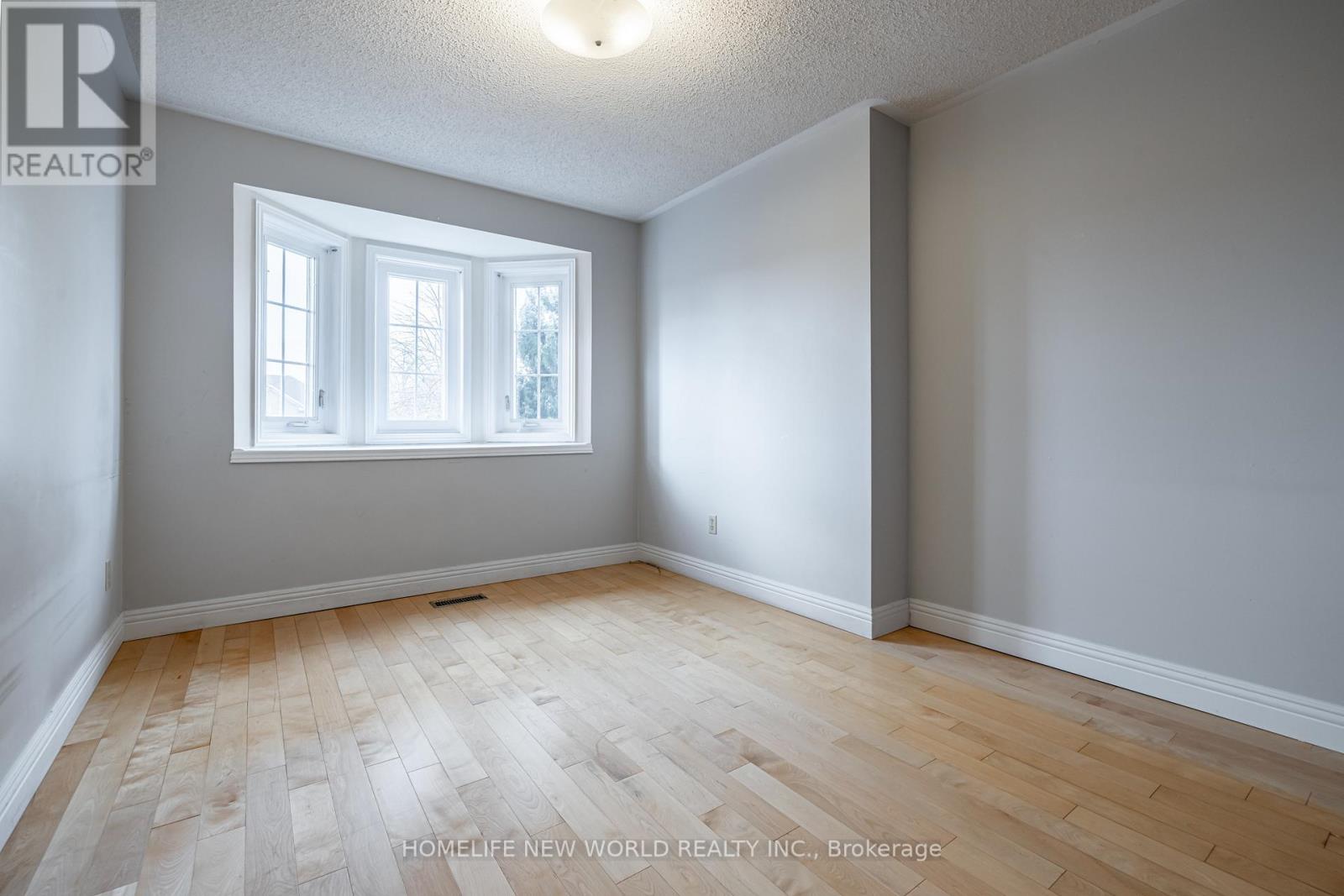 5715 Bell Harbour Drive, Mississauga, Ontario  L5M 5L1 - Photo 22 - W12567718