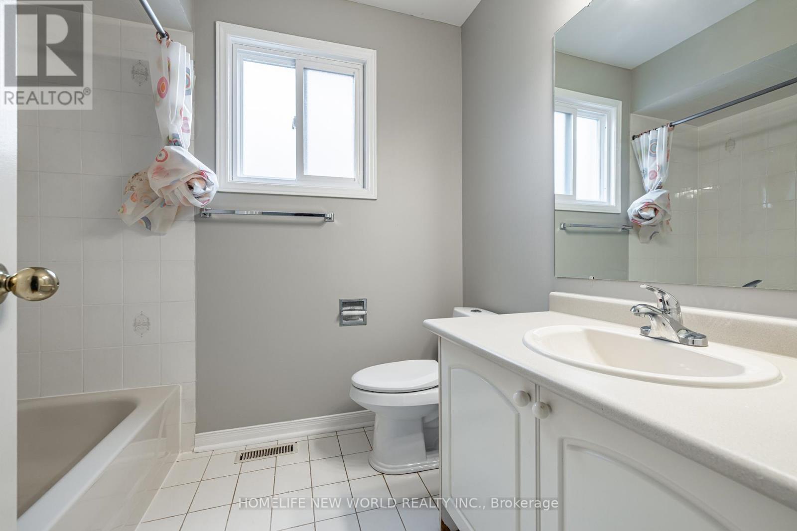 5715 Bell Harbour Drive, Mississauga, Ontario  L5M 5L1 - Photo 23 - W12567718