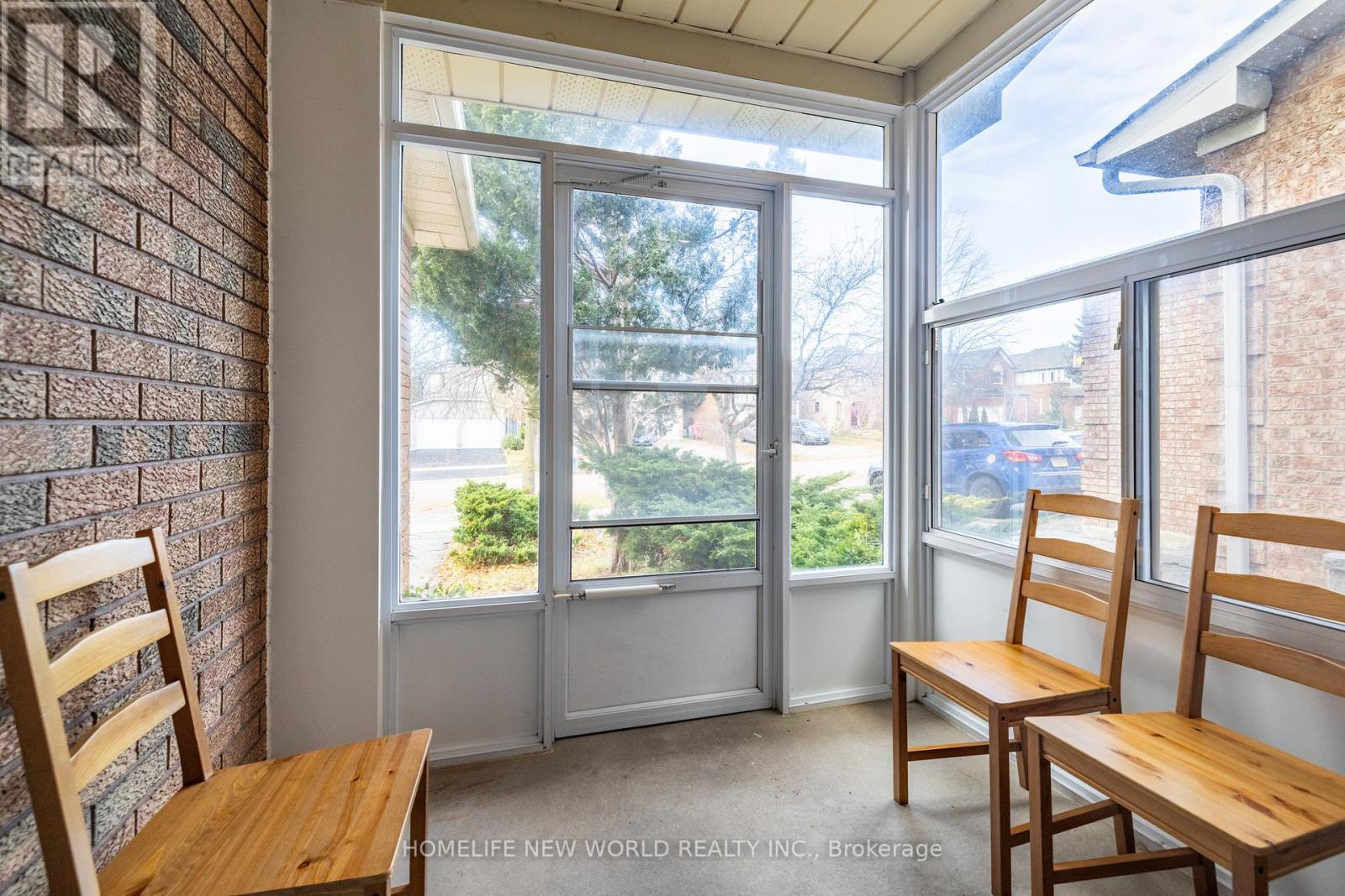 5715 Bell Harbour Drive, Mississauga, Ontario  L5M 5L1 - Photo 3 - W12567718