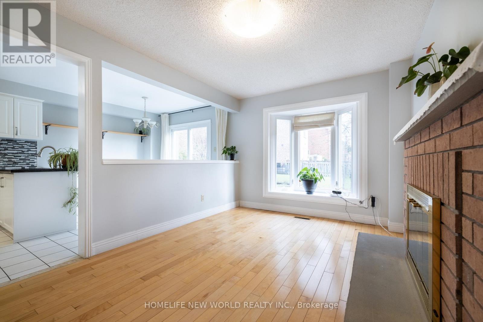 5715 Bell Harbour Drive, Mississauga, Ontario  L5M 5L1 - Photo 7 - W12567718