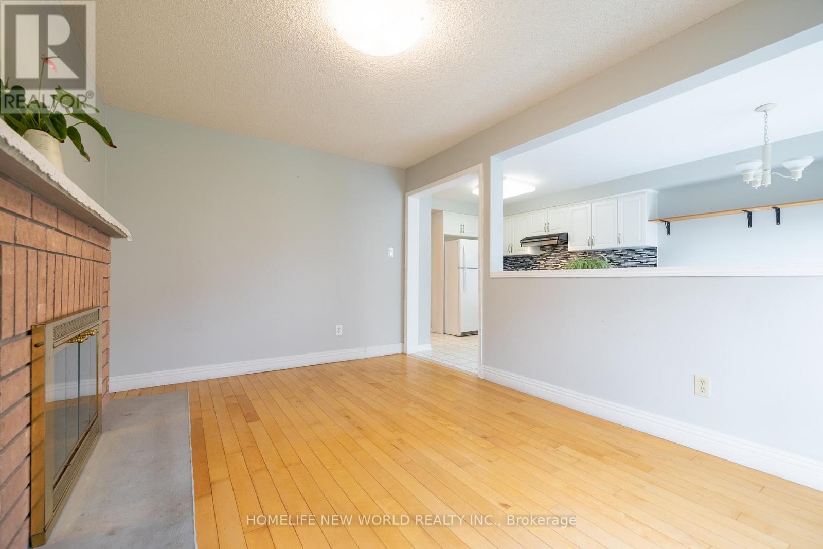 5715 Bell Harbour Drive, Mississauga, Ontario  L5M 5L1 - Photo 9 - W12567718