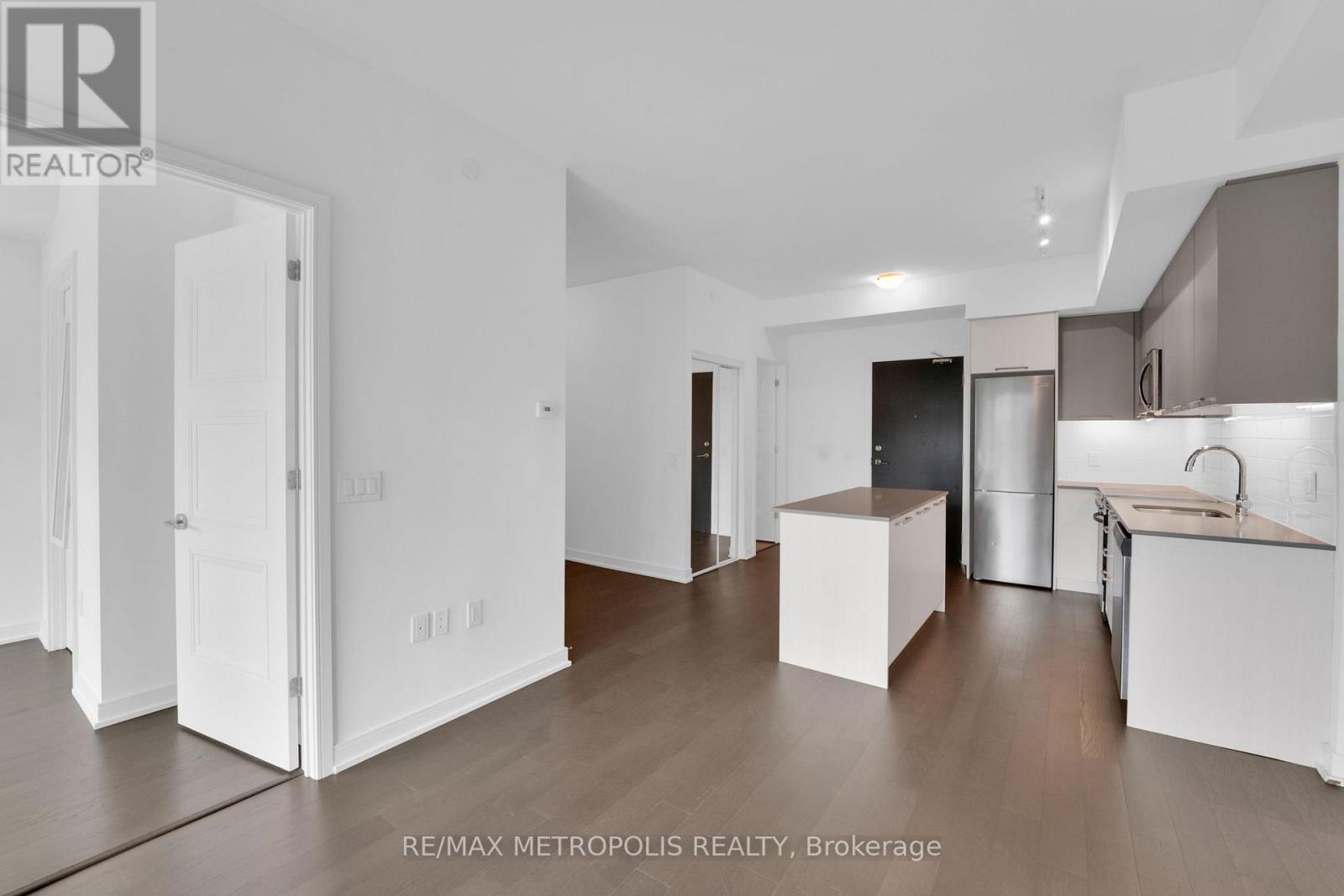 602 - 25 Neighbourhood Lane, Toronto, Ontario  M8Y 0C3 - Photo 13 - W12567726