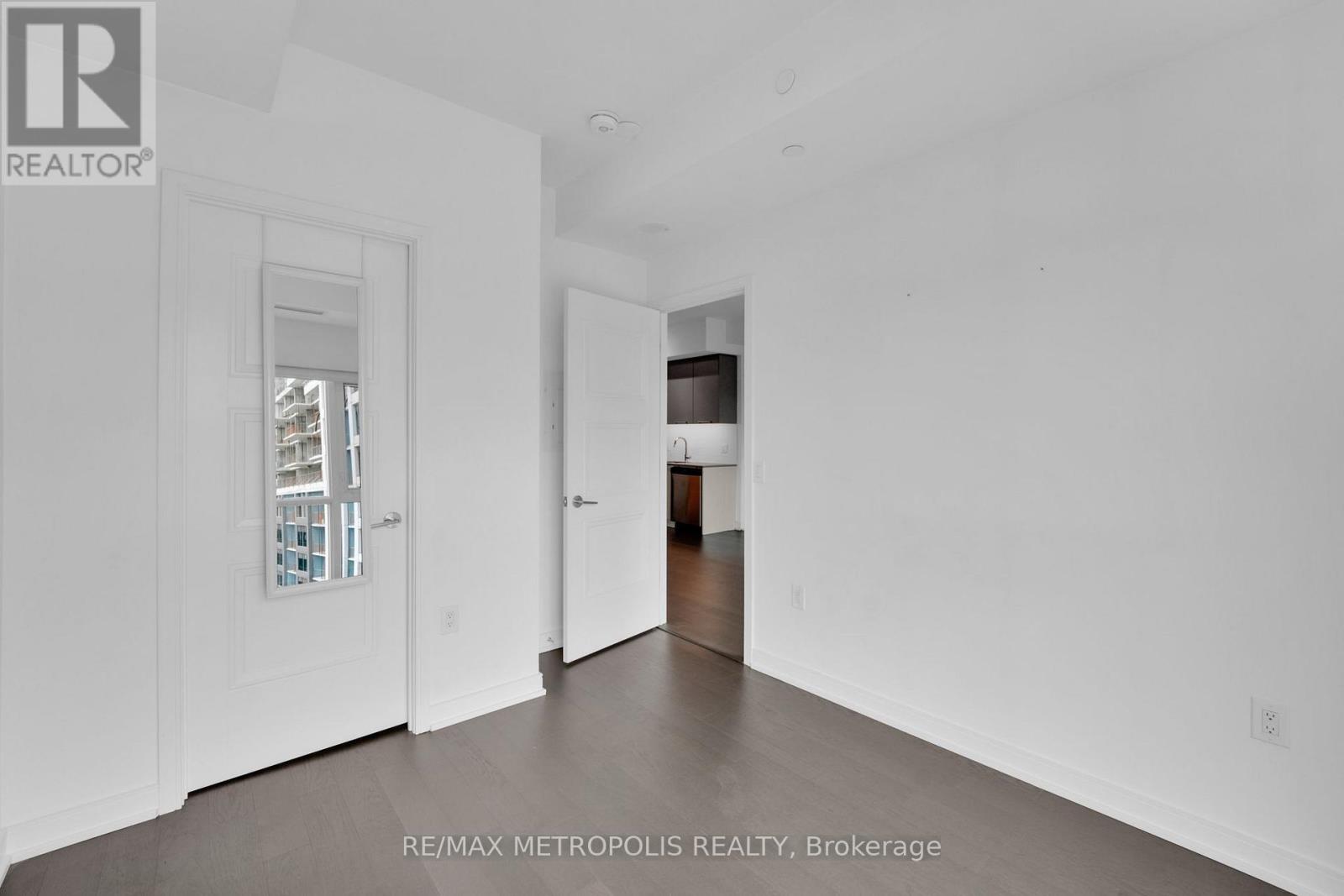 602 - 25 Neighbourhood Lane, Toronto, Ontario  M8Y 0C3 - Photo 15 - W12567726