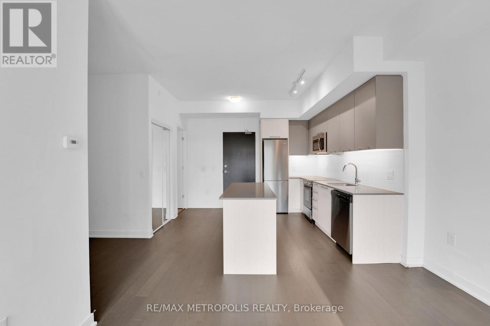 602 - 25 Neighbourhood Lane, Toronto, Ontario  M8Y 0C3 - Photo 4 - W12567726